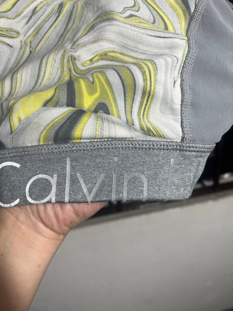 Calvin Klein Sports Bra, XL, Women's Fashion, Undergarments & Loungewear on  Carousell