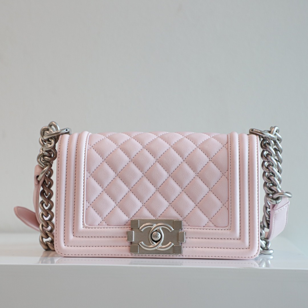  BEST PRICE CHANEL BOY SMALL PASTEL PINK 22P NOT 23B 23A Luxury Bags   Wallets on Carousell