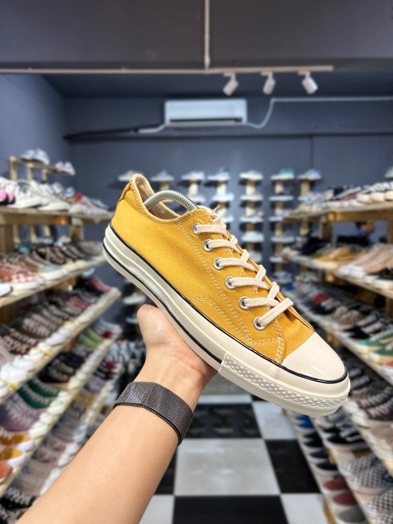 Yellow low cut converse on sale
