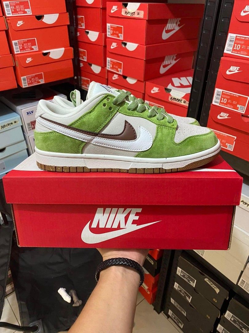 dusty green dunks