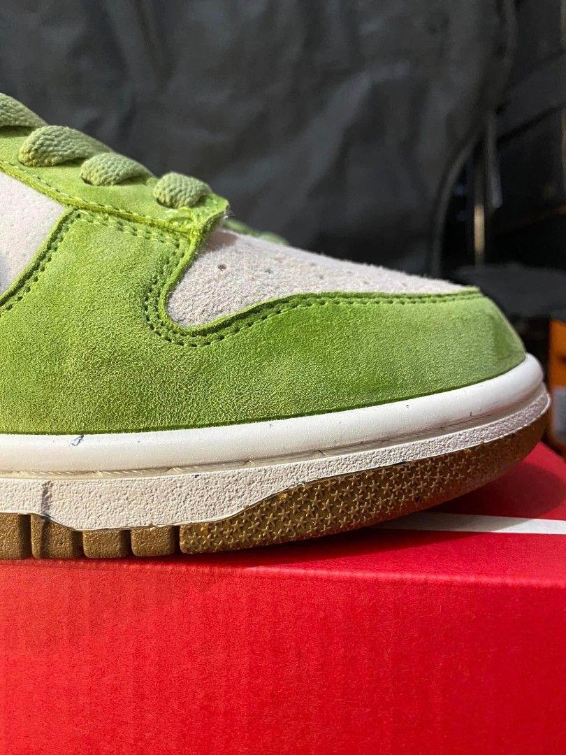 dusty green dunks
