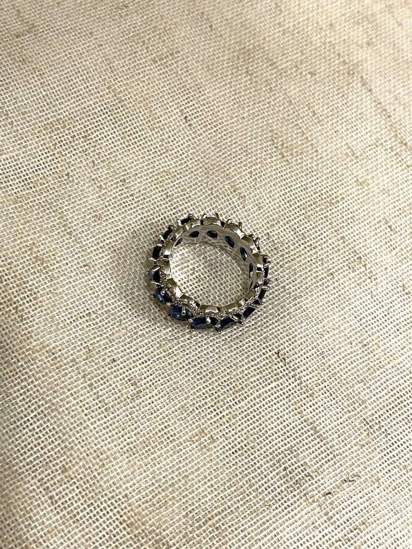 Eternity ring blue sapphire zirconia size 6 (Category: Rings) located in Valenzuela. Submitted by maks28 (Listing ID 1233648091, Image 3). Description: Size 5.5 to 6 Zirconia stones Hypoallergenic White gold plated Non tarnish All measurements posted No when worn RFS: decluttering ( own pre loved) Condition:10/10 Color rate:10/10 MOP/Payment options⬇️ BDO/BPI/GCASH 1 day reservation only ❌No swap ❌No return ❌No exchange ❌no refund Shipping fee sh