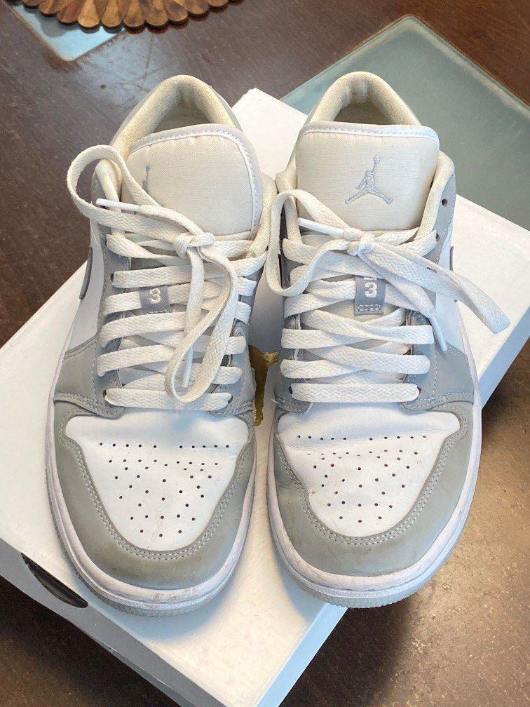 EUR 39 WHITE WOLD GREY WMNS AIR JORDAN 1 LOW
