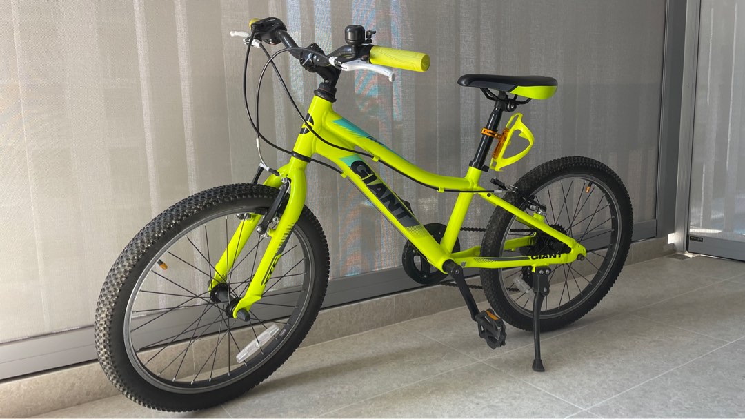 Giant XTC Jr 20 7 speed kids MTB Sports Equipment Bicycles