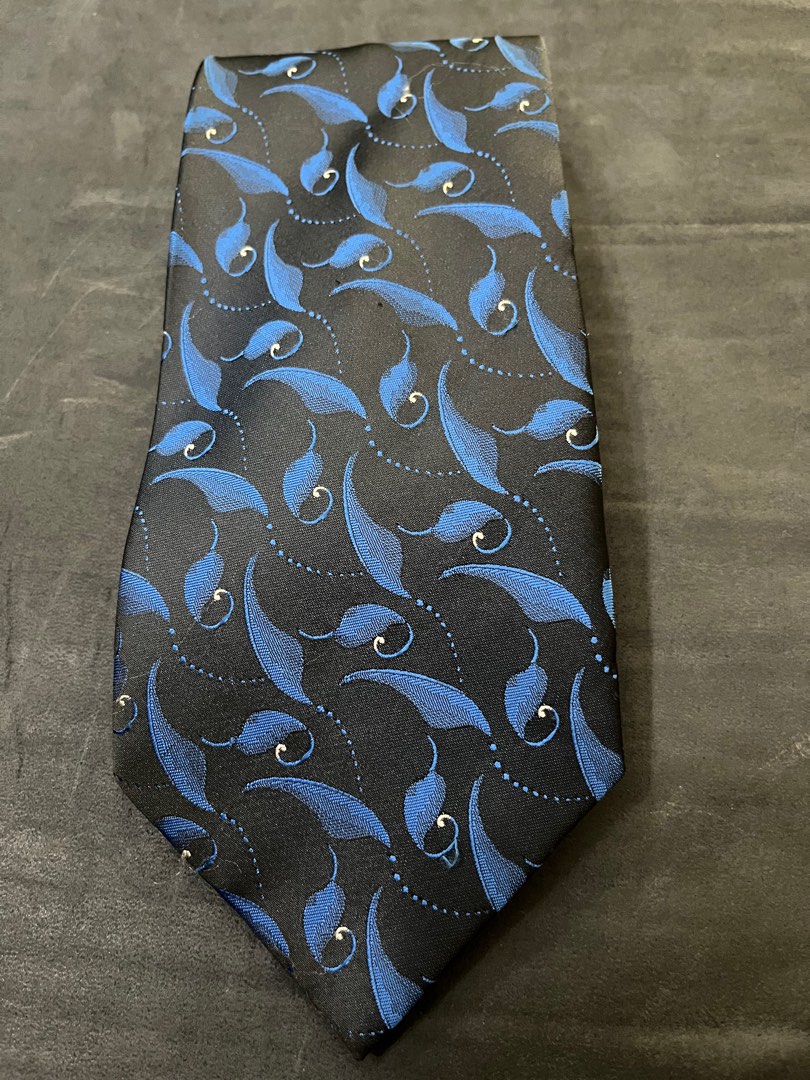 hardy amies bow tie