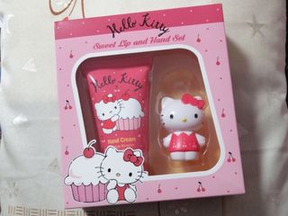 Hello Kitty潤唇及潤手套裝64242862972033110