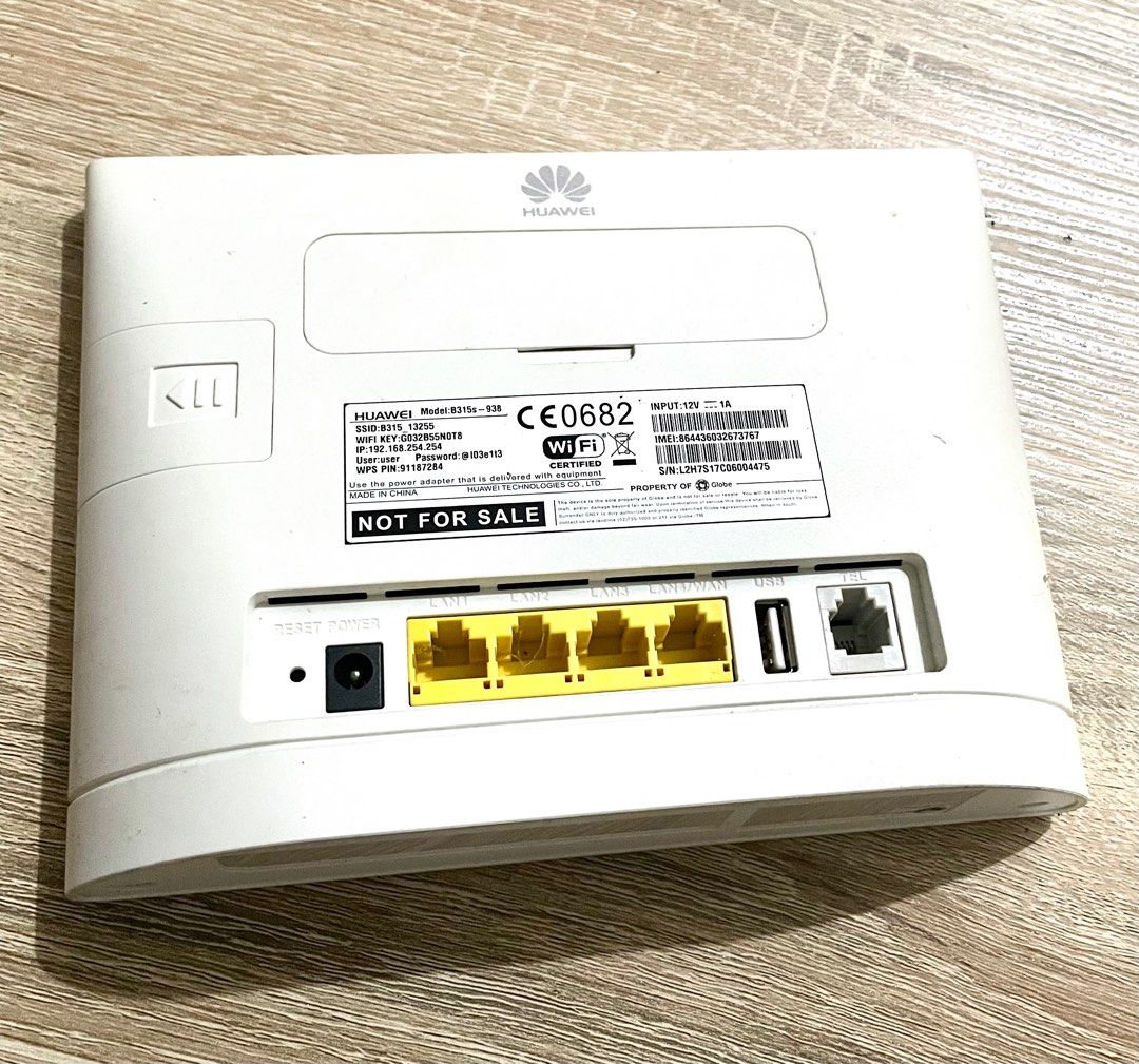 Internet Router (Category: Networking) located in Bacoor. Submitted by baldurog (Listing ID 1233713557, Image 2). Description: UNIT ONLY No power cord Selling as is(shown in pictures) What you see is what you get Shipping only (J&T) Delivery thru Lalamove Payment: Gcash Location Molino3 Bacoor Cavite PM if interested.