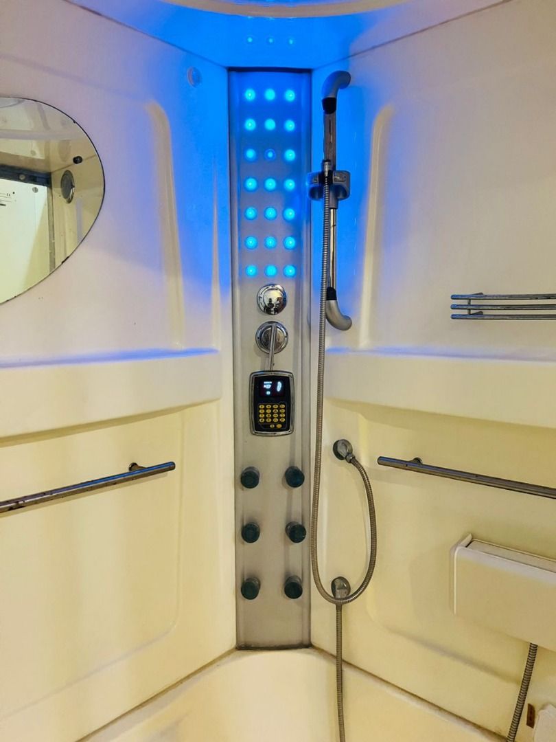 Jacuzzi, Furniture & Home Living, Bathroom & Kitchen Fixtures on Carousell