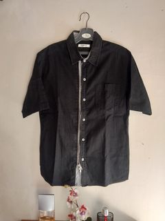 Kemeja hitam