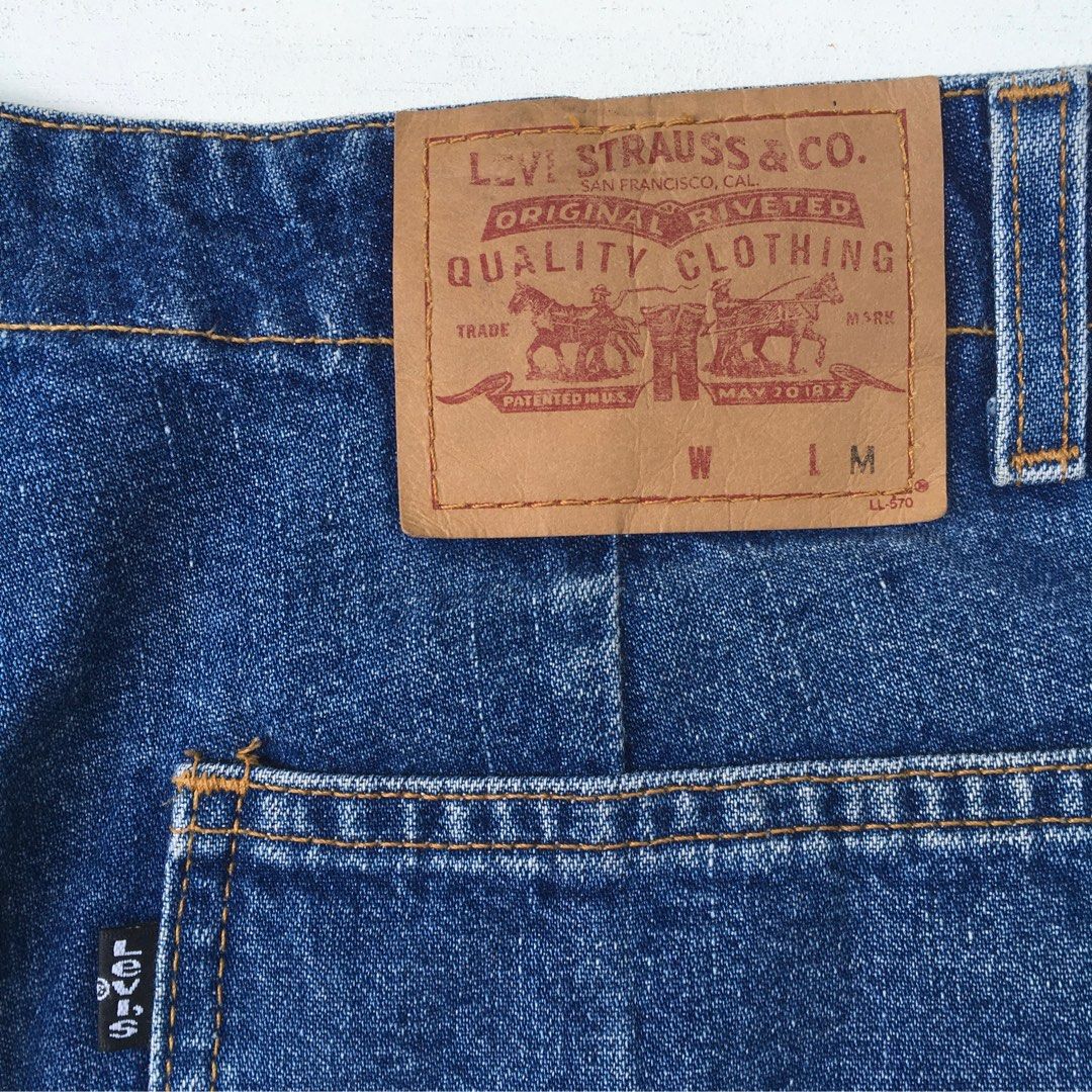 Levis irregular store