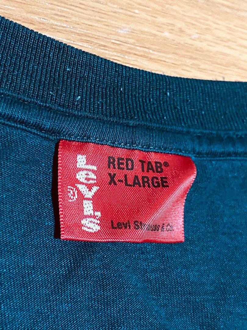 Levi's red 2025 tab large