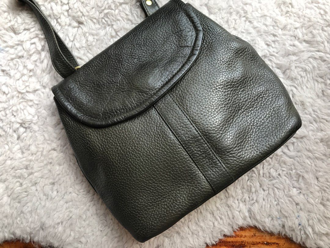 Clearance sale Liz Claiborne Gen. Leather Crossbody Auth