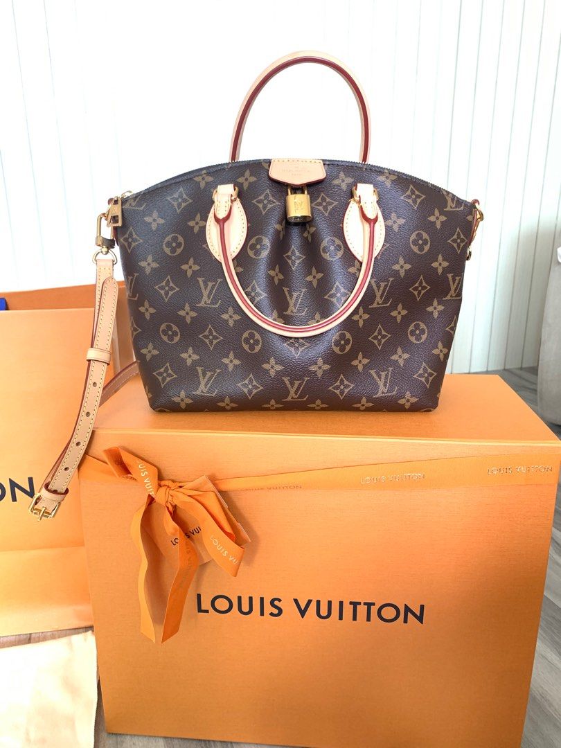 Asymmetrical dress and ponytail  Cheap louis vuitton handbags, Louis  vuitton handbags neverfull, Neverfull outfit