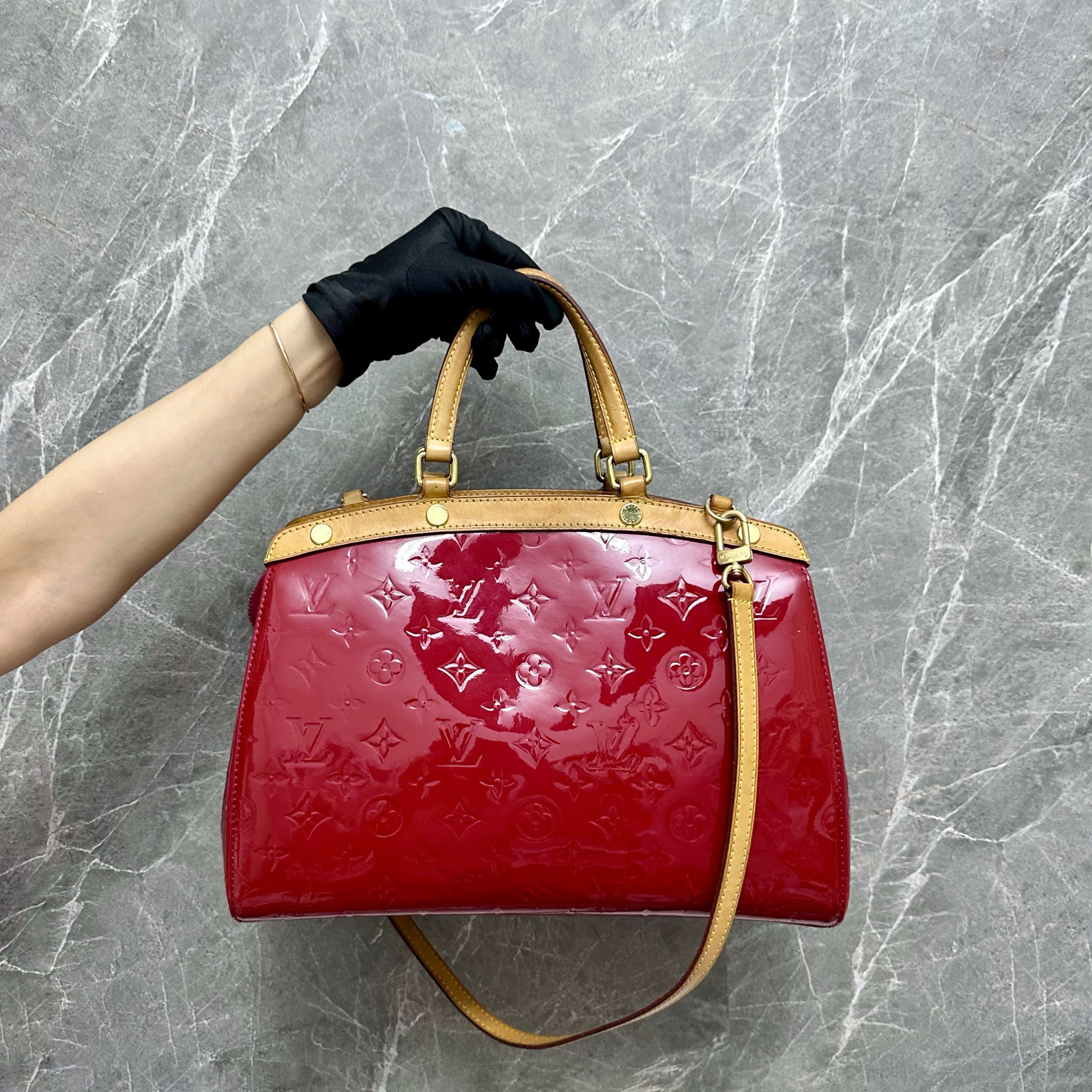 LOUIS VUITTON RED PATENT MONOGRAM VERNIS BREA MM