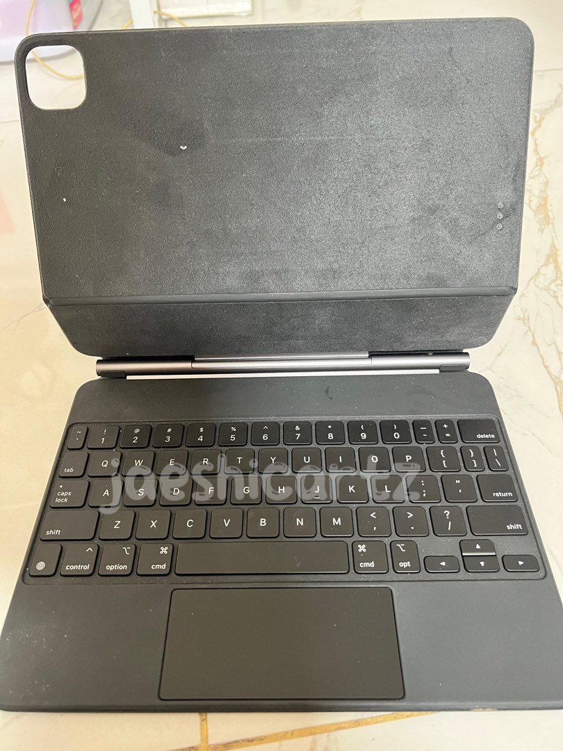 MAGIC KEYBOARD, Computers & Tech, Laptops & Notebooks on Carousell