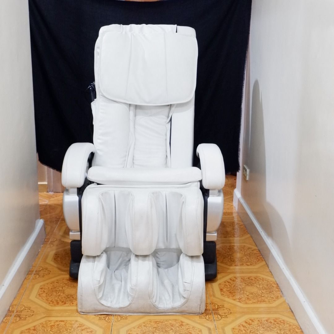 Massage Chair Isukoshi Rush Sale, Furniture & Home Living