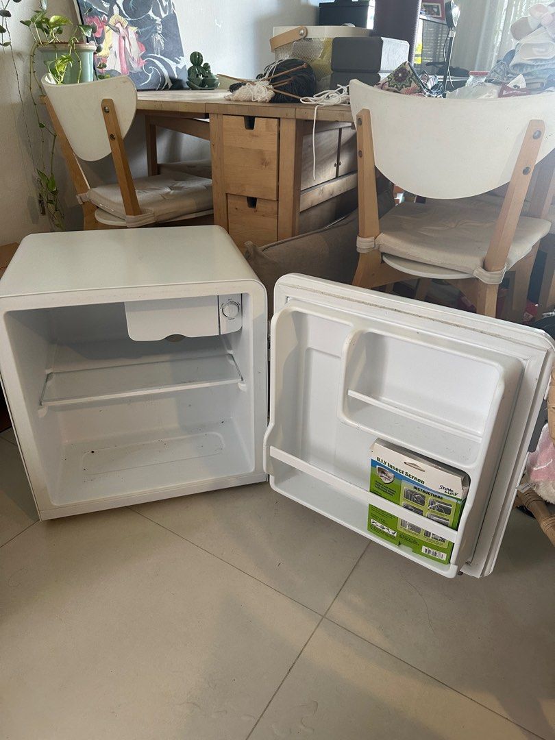 Midea Mini Fridge/Freezer 47L, TV & Home Appliances, Kitchen Appliances
