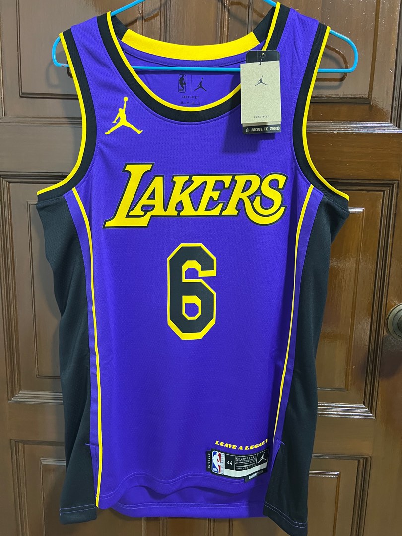 Lakers practice jersey, Men's Fashion, Activewear on Carousell