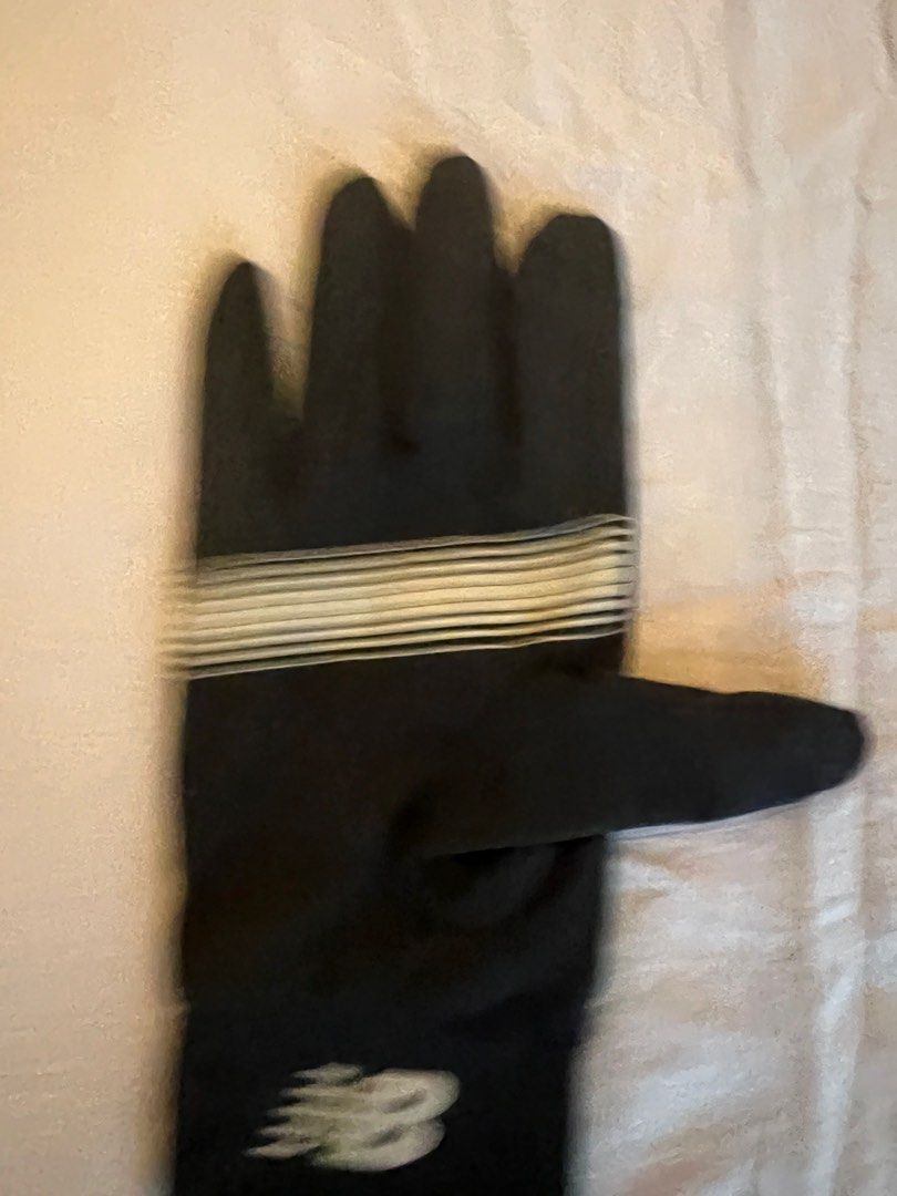New Balance Running Gloves, Men's Fashion, Watches & Accessories