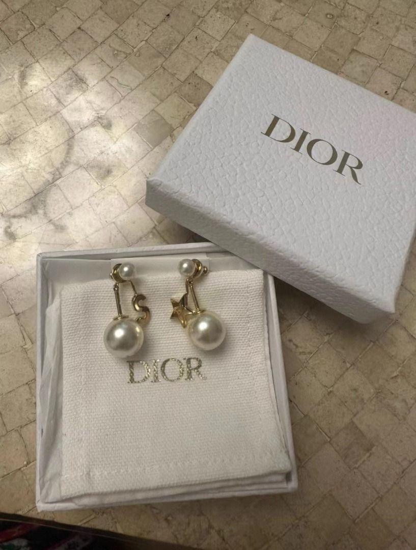 Dior shop initial earrings