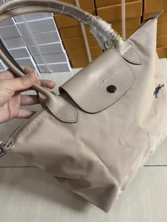 NEW Longchamp Le Pliage Hawthorn Color M L size ready Fesyen