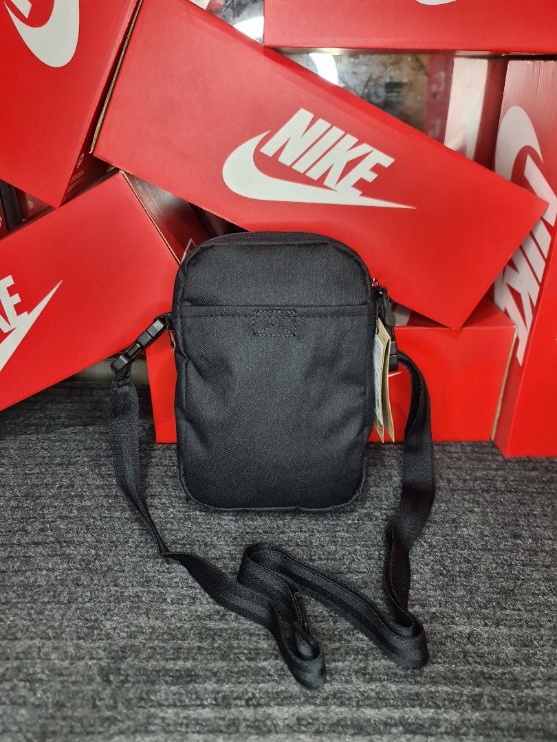 Nike cordura sling bag 2025 mall price