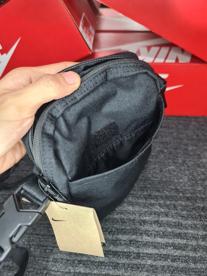 Nike Elemental Premium Crossbody Bag (4L)