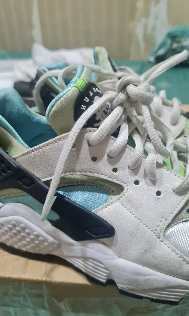 Nike huarache 23.5 on sale