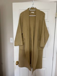 (Category: ) located in . Submitted by cc_closetsale (Listing ID 1233590342, Image 1). Description: .