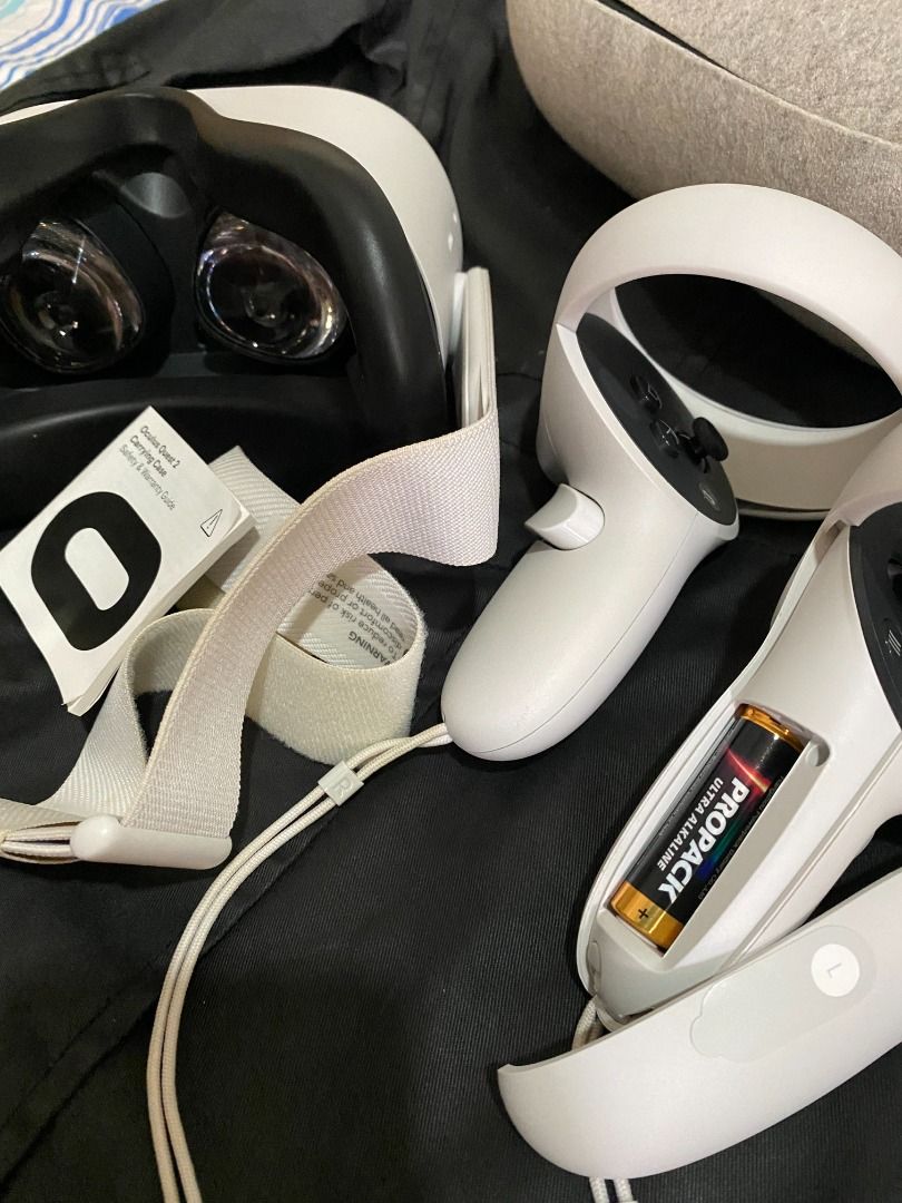 Oculus Quest 2 256GB (Category: Others) located in Quezon City. Submitted by oddwind.738d80 (Listing ID 1233592095, Image 2). Description: Oculus Quest 2 Specifications: Product Dimensions: 191.5 mm x 102 mm x 142.5 mm (strap folded in), 191.5 mm x102 mm x 295.5 mm (strap fully opened up) Product Weight: 503g Tracking: Supports 6 degrees of freedom head and hand tracking through integrated Oculus Insight technology. Storage: 256GB Display Panel: 