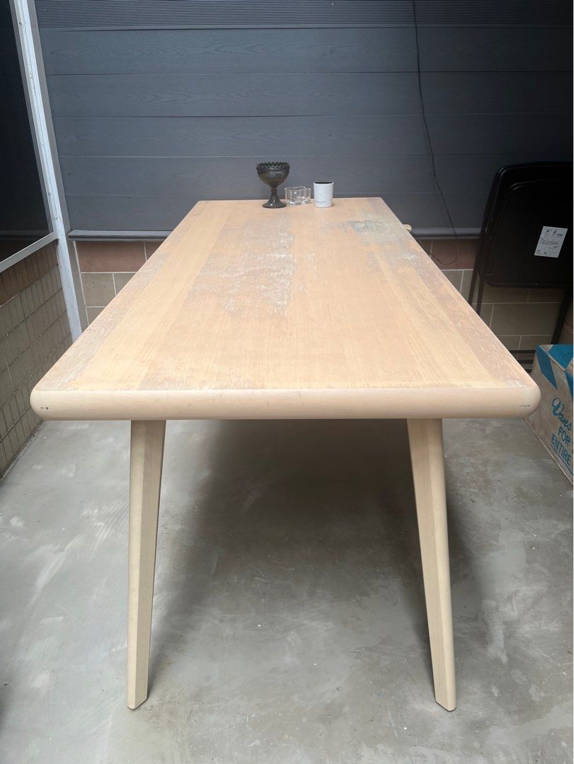 Off white Virgil Abloh x IKEA MARKERAD table, 傢俬＆家居, 傢俬
