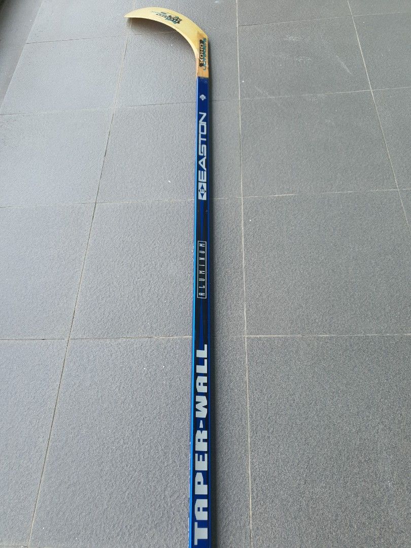 on Taper wall ice hockey stick. Blade Koho ultimate, Sports Equipment