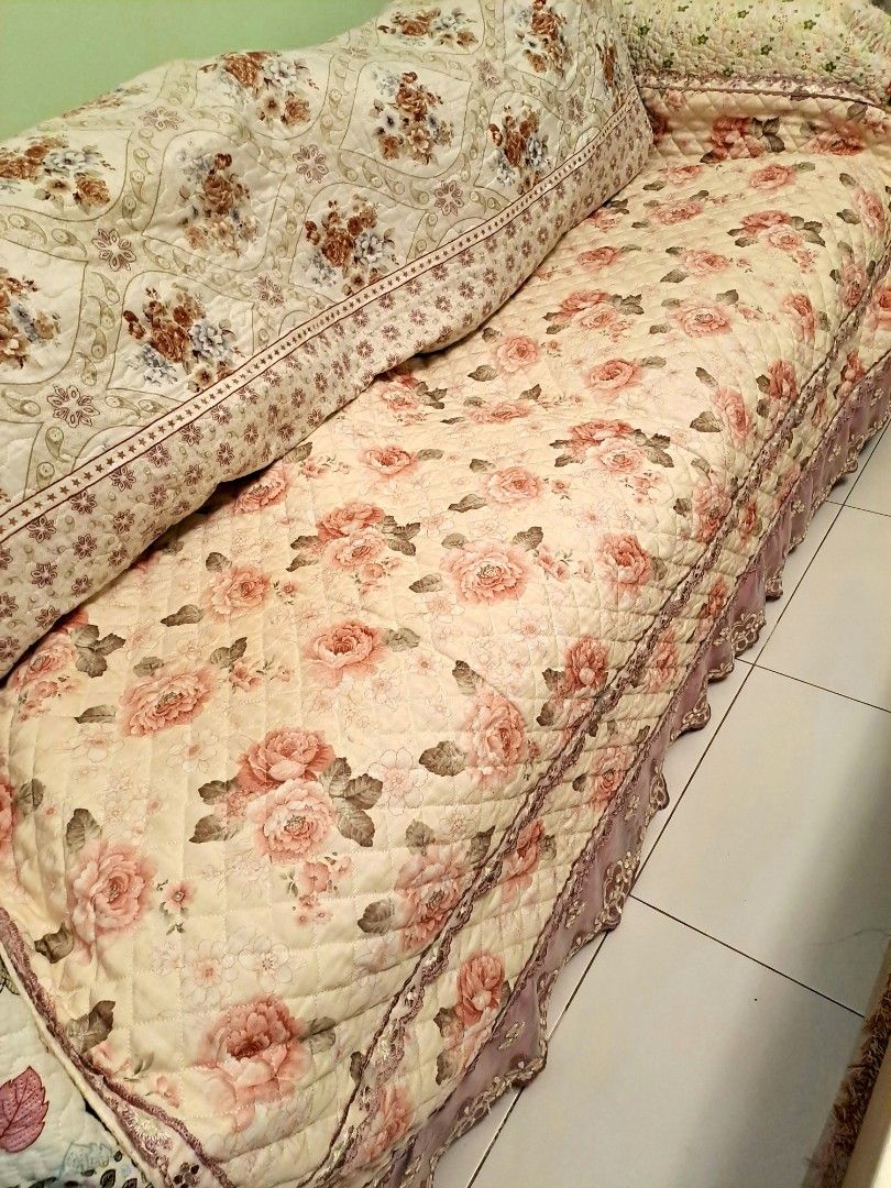 Rose Garden Quilted Sofa Cover GFTOHD14730