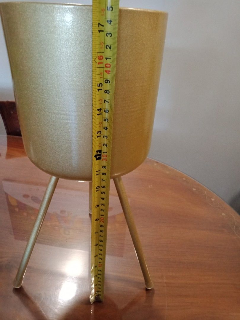 Plant stand (light gold), Furniture & Home Living, Gardening, Pots