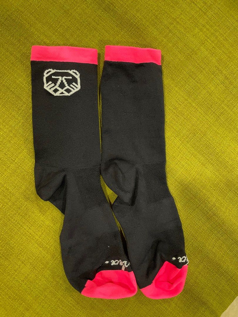 Rapha socks (Category: Socks) located in Singapore. Submitted by chowlang (Listing ID 1233663857, Image 1). Description: A pair of Rapha cycling socks Size M.