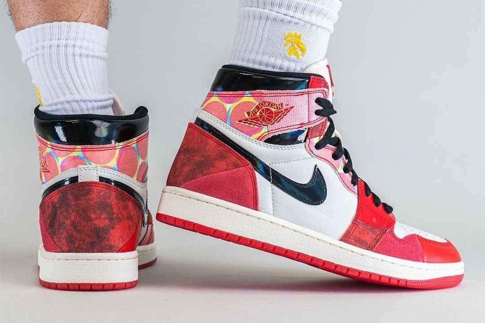 Nike spiderman best sale jordan 1