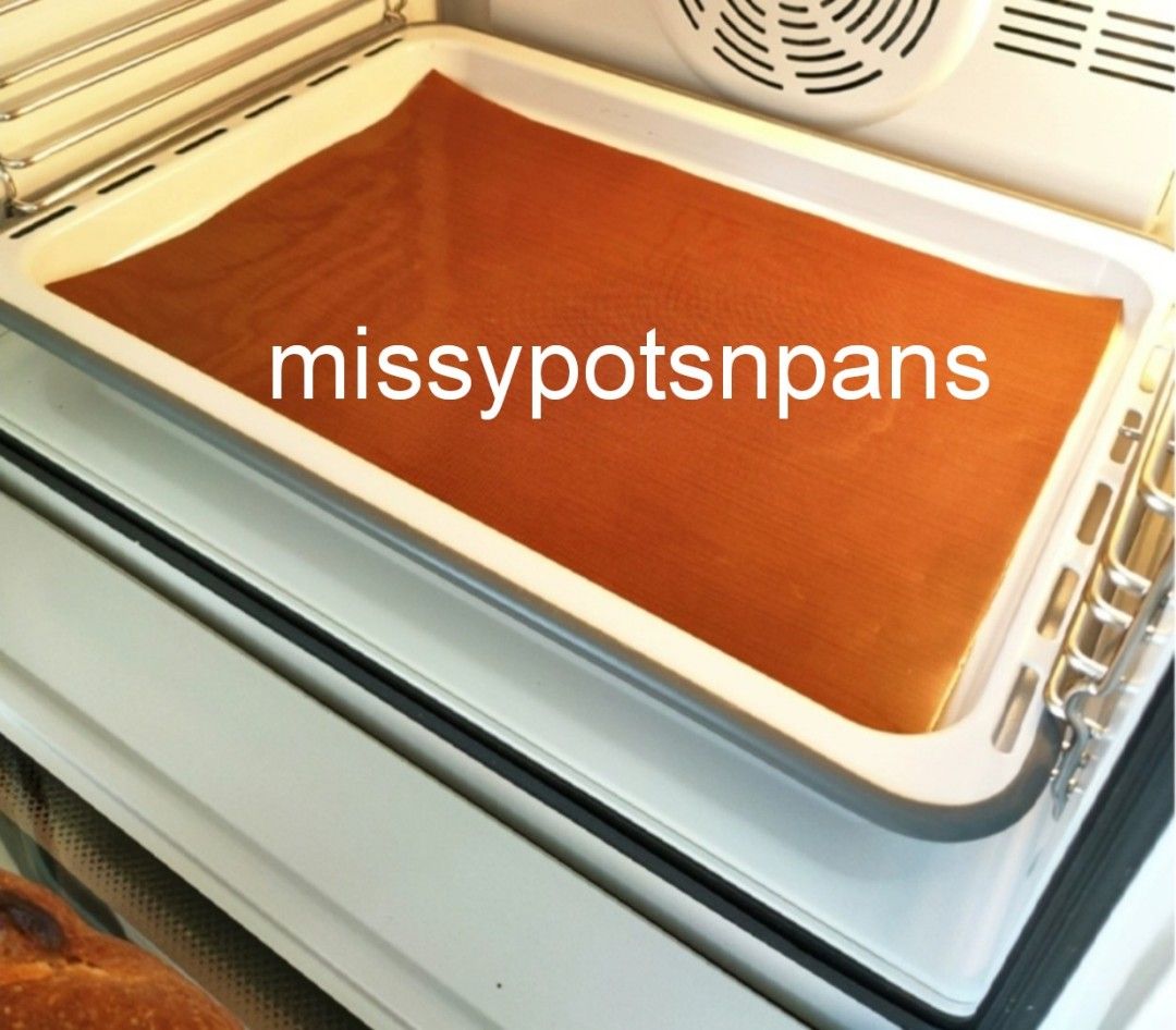 Reusable baking sheet/mat, Furniture & Home Living, Kitchenware
