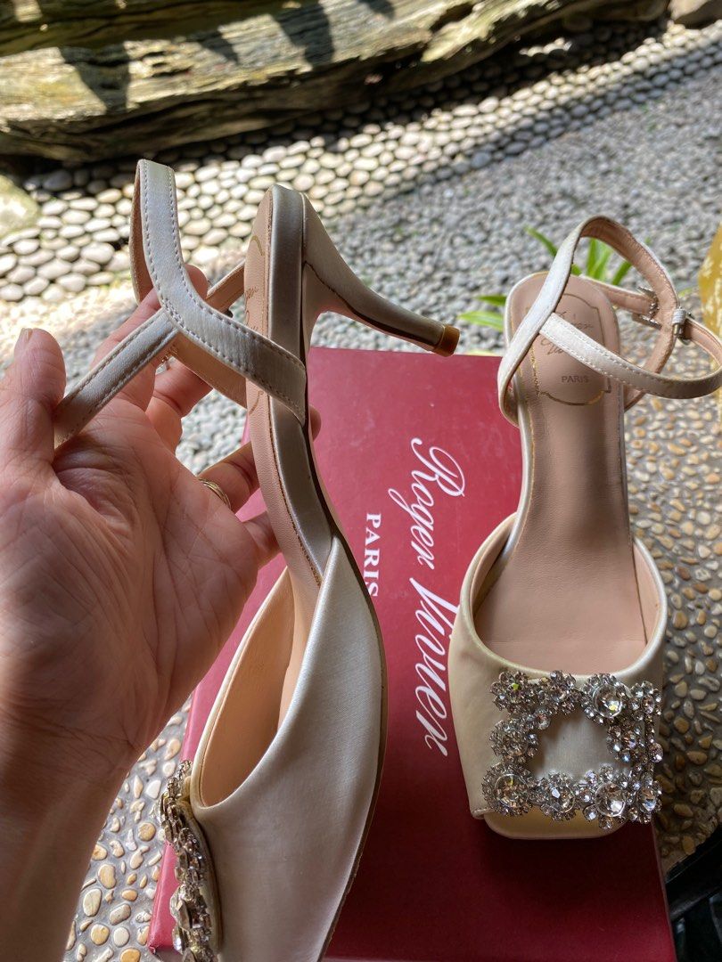 Women's Wedding Shoes, 5cm Low Heel Ankle Strap Golden Ladies Bridal Pump Heel  Shoes Sandals, PU Solid Color Fashion Elegant Formal Court Shoes for Dress  Prom Evening- Gold|36 EU : Amazon.ca: Clothing,