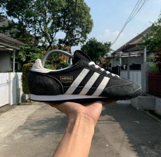 sepatu adidas