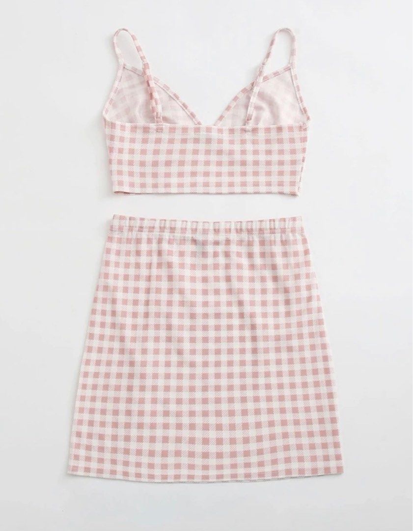 SHEIN COORDS (Category: Sets or Coordinates) located in Manila. Submitted by Decluttering_ (Listing ID 1233705955, Image 2). Description: Di pa nagagamit With shein pouch .
