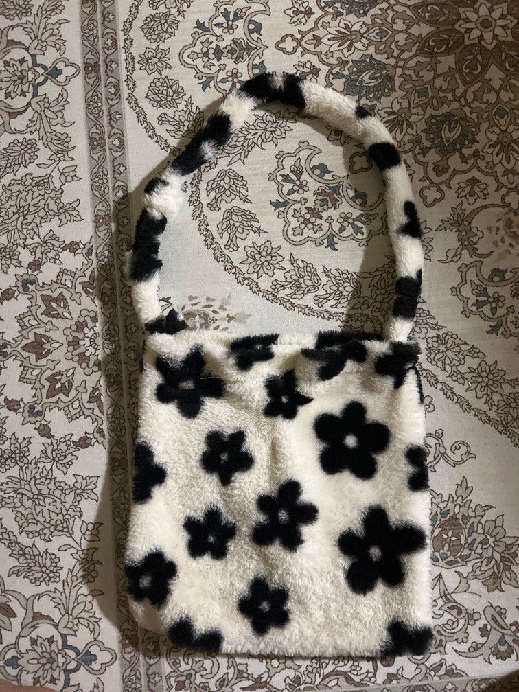 Fluffy flower bag top