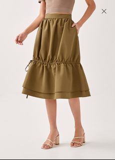 Size M Love Bonito Marigo Drawstring Midi Skirt in Olive