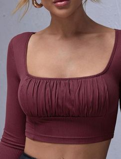 Size M SHEIN Unity Scoop Neck Ruched Bust Crop Tee in Maroon