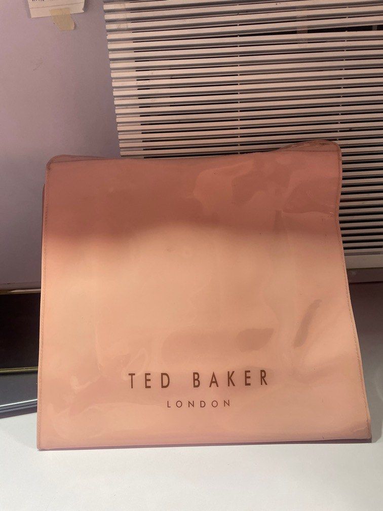 Ted Baker Icon Tote Bag (Category: Luxury Bags & Wallets) located in Taguig. Submitted by rep13 (Listing ID 1233619448, Image 1). Description: .