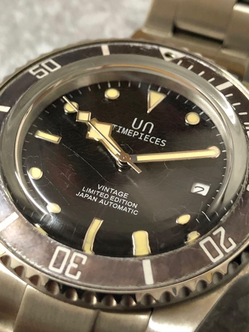 Un timepiece on sale