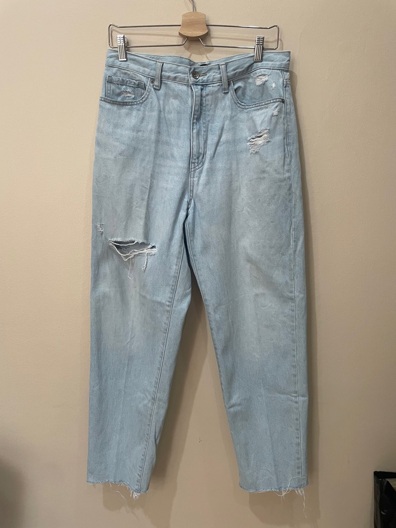 UNIQLO high rise peg top jeans on Carousell