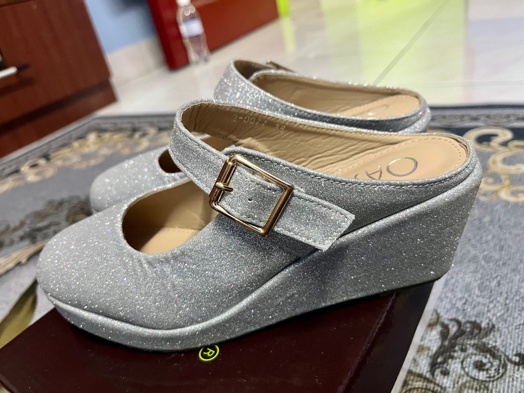kasut Oasis Wedges in Silver shoes