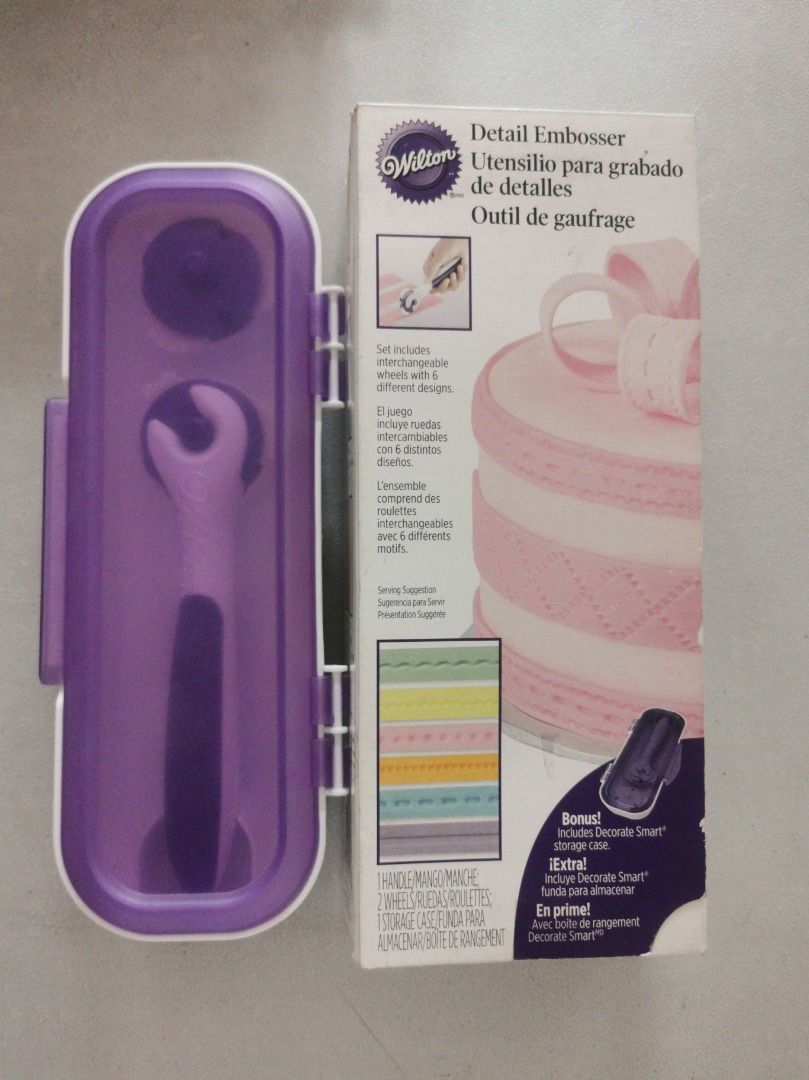WILTON Detail Embosser (Category: Bakeware) located in Makati City. Submitted by ysabelsonlinestore (Listing ID 1233573925, Image 1). Description: NOTE: - Please read the description carefully. - What you see is what you get. - The box may be damaged or no longer smooth due to storage, but the item is safe and new. Wilton Detail Embosser (ORIGINAL) - The set includes interchangeable wheels with six (6) different designs - Includes decorated smart