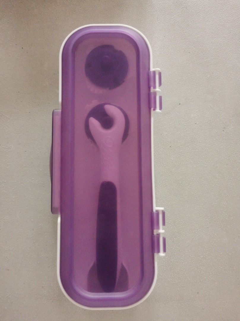 WILTON Detail Embosser (Category: Bakeware) located in Makati City. Submitted by ysabelsonlinestore (Listing ID 1233573925, Image 2). Description: NOTE: - Please read the description carefully. - What you see is what you get. - The box may be damaged or no longer smooth due to storage, but the item is safe and new. Wilton Detail Embosser (ORIGINAL) - The set includes interchangeable wheels with six (6) different designs - Includes decorated smart