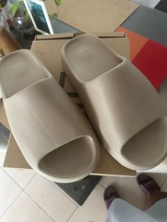 (Category: ) located in . Submitted by ladyluxebag (Listing ID 1233579752, Image 1). Description: .